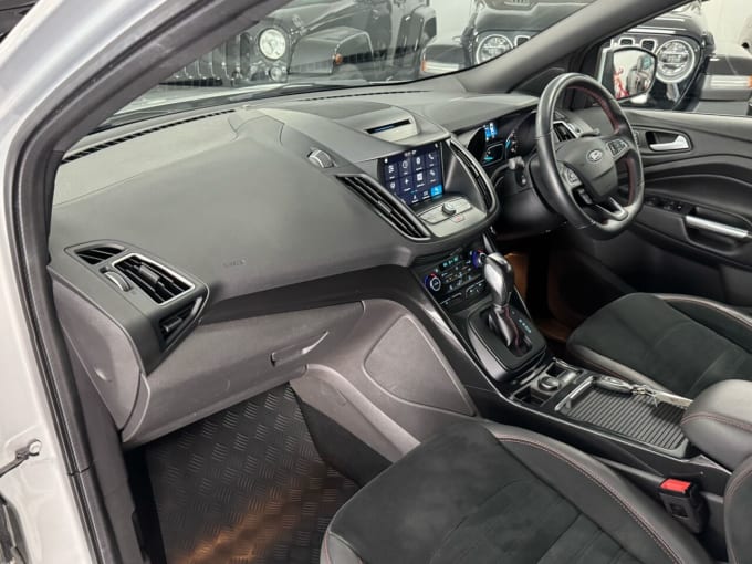 2025 Ford Kuga
