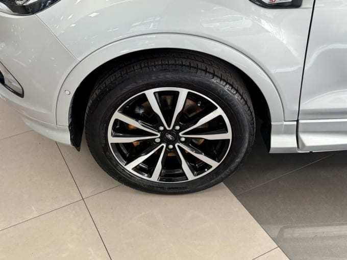 2025 Ford Kuga