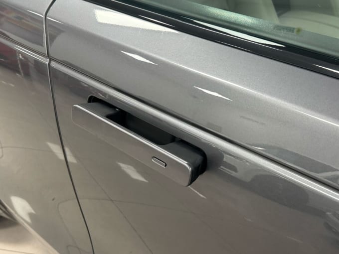 2025 Land Rover Range Rover Velar
