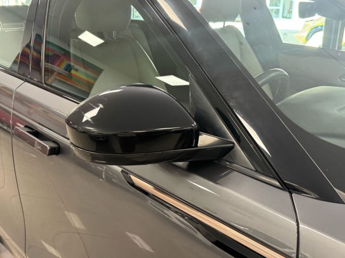 2025 Land Rover Range Rover Velar