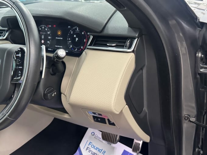 2025 Land Rover Range Rover Velar