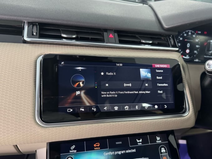 2025 Land Rover Range Rover Velar