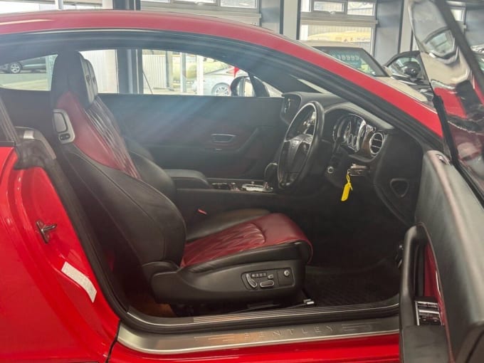 2025 Bentley Continental