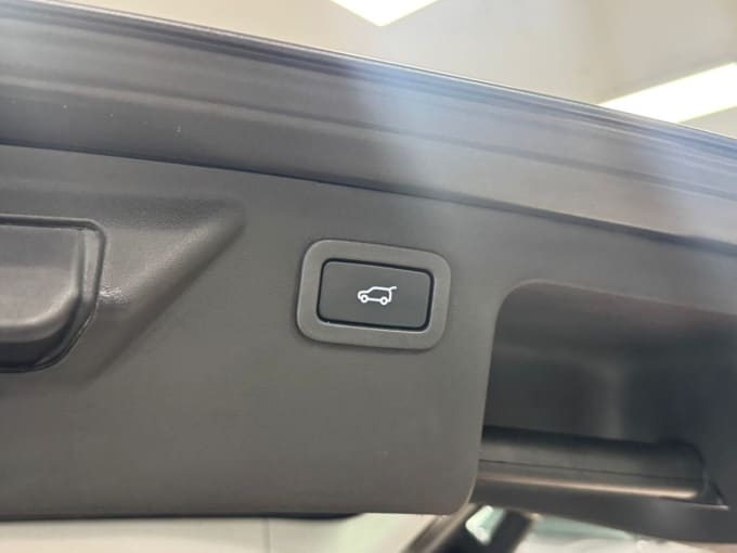 2025 Land Rover Discovery Sport