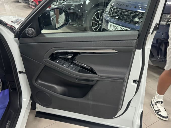 2025 Land Rover Range Rover Evoque
