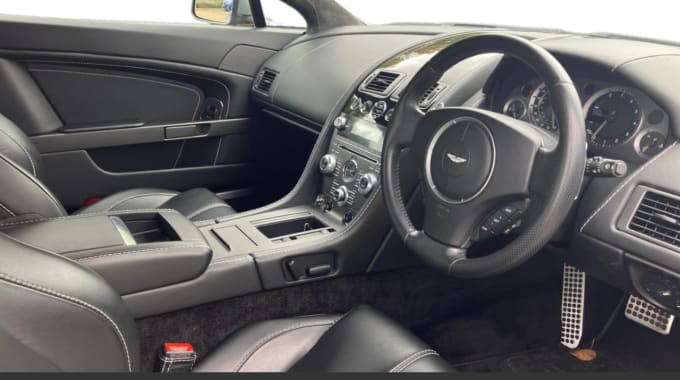 2025 Aston Martin Vantage