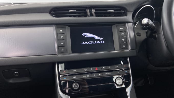 2017 Jaguar Xf