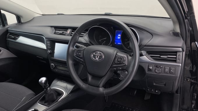 2017 Toyota Avensis