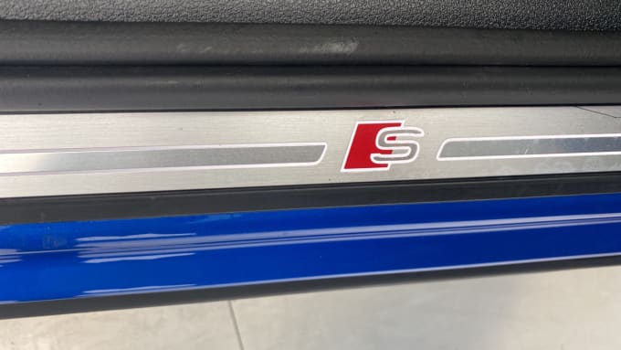 2019 Audi Sq2