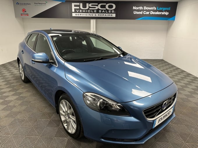 2024 Volvo V40