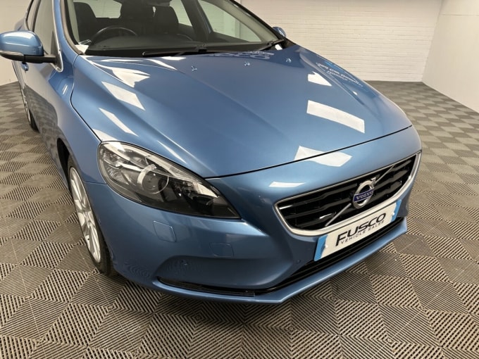 2024 Volvo V40