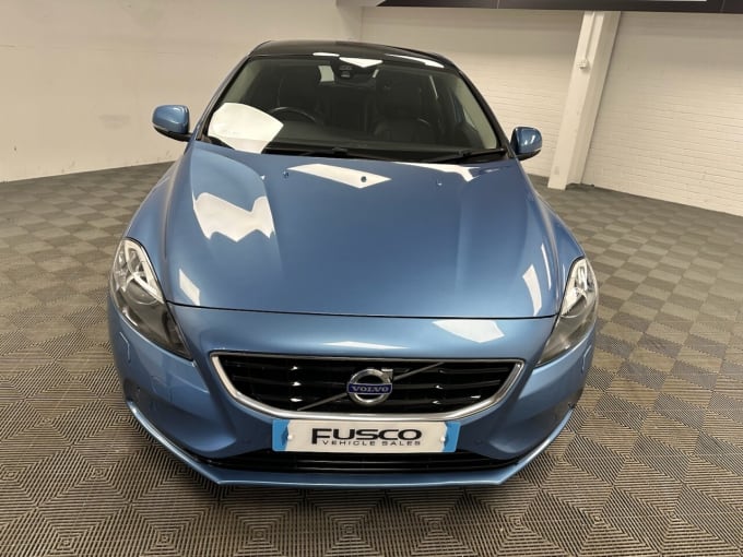 2024 Volvo V40