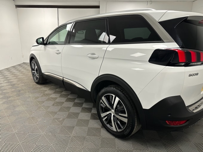 2024 Peugeot 5008