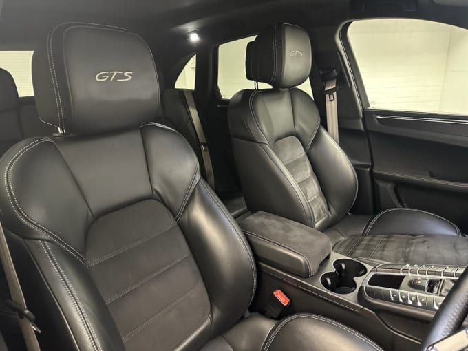 2020 Porsche Macan
