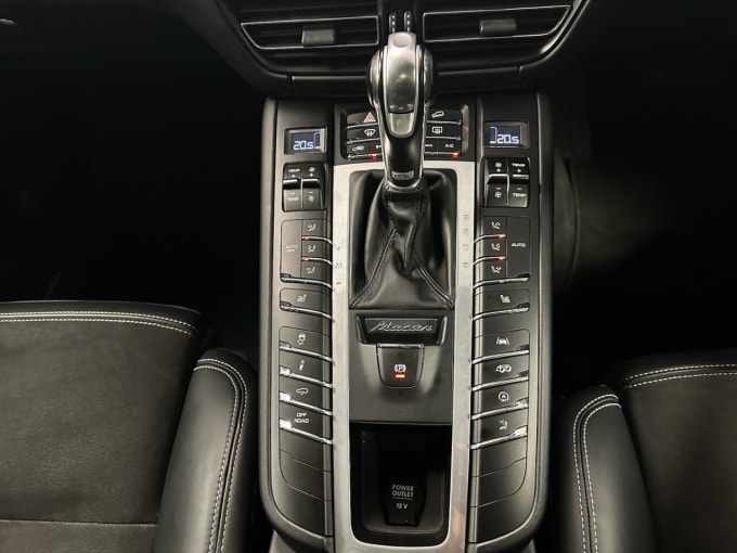 2020 Porsche Macan