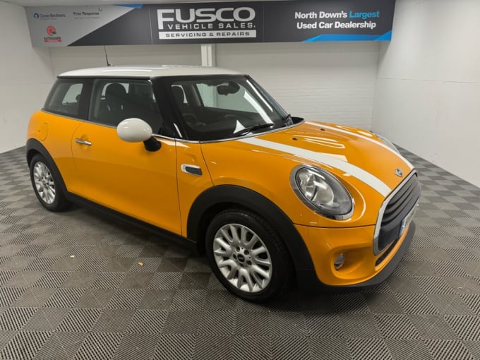 2025 Mini Hatch