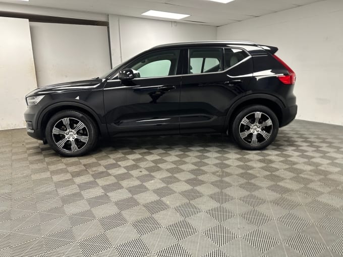 2025 Volvo Xc40