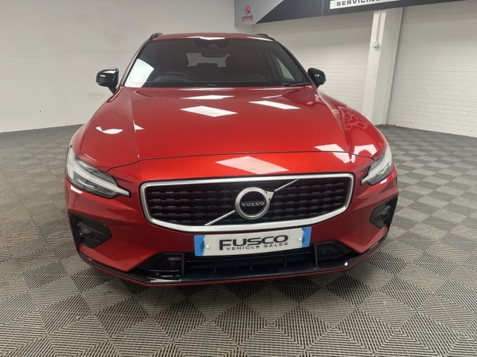 2025 Volvo V60
