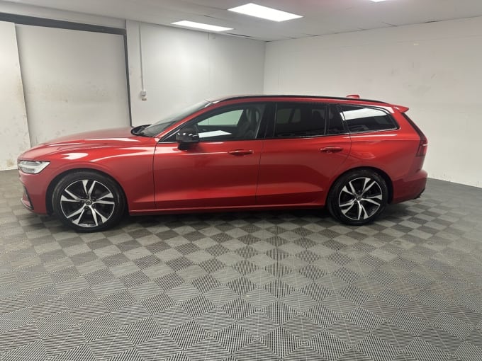2025 Volvo V60