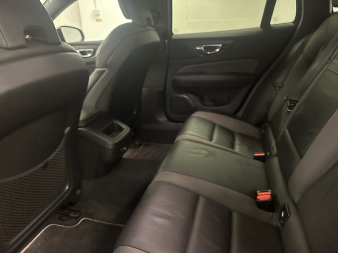2025 Volvo V60