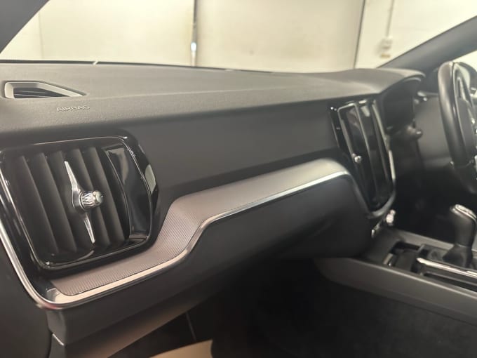 2025 Volvo V60