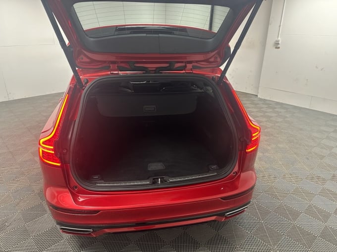 2025 Volvo V60