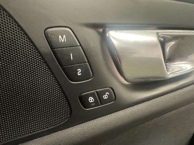 2025 Volvo V60