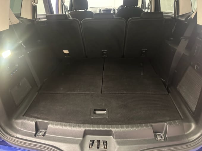 2025 Ford S-max