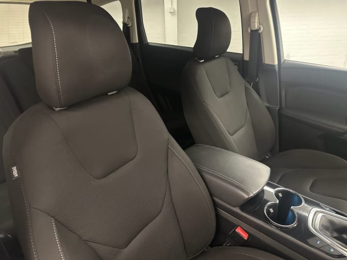 2025 Ford S-max