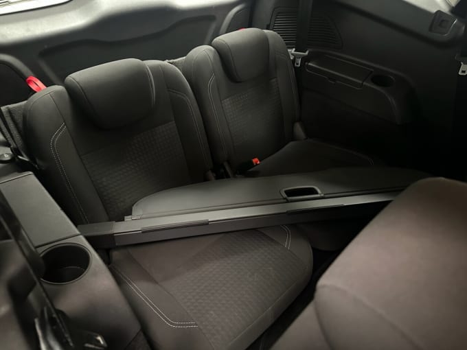 2025 Ford Grand C-max