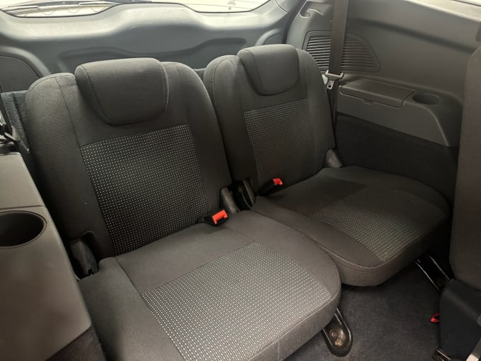 2025 Ford Grand C-max