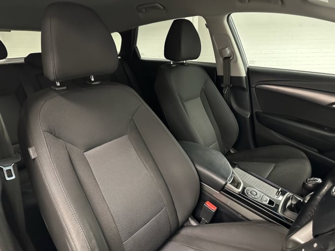 2025 Hyundai I40