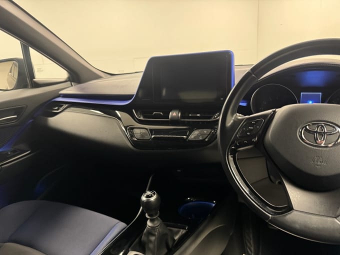2025 Toyota C-hr
