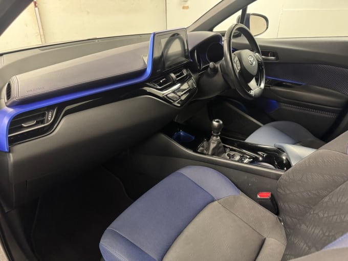 2025 Toyota C-hr