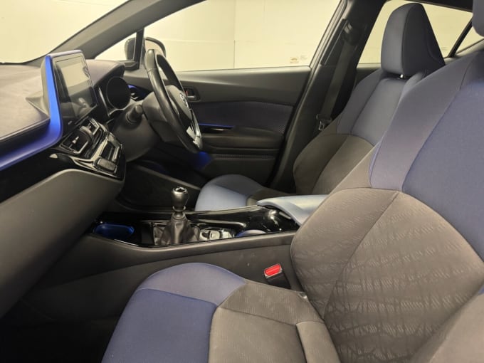 2025 Toyota C-hr