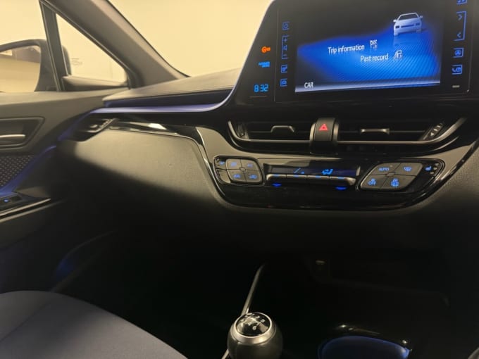 2025 Toyota C-hr