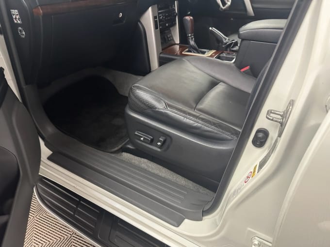2025 Toyota Land Cruiser