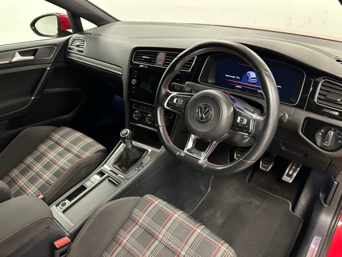 2025 Volkswagen Golf