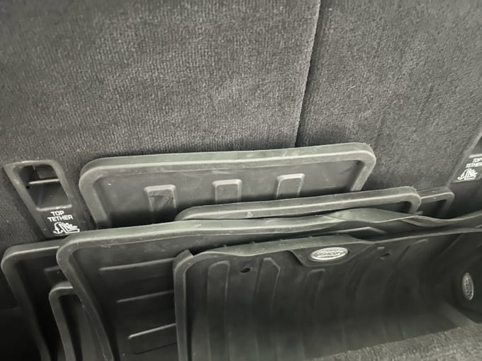 2025 Land Rover Discovery