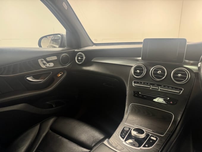 2025 Mercedes-benz Glc