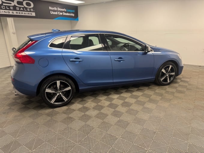 2018 Volvo V40