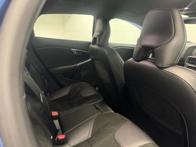 2018 Volvo V40