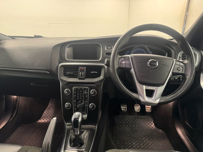 2018 Volvo V40