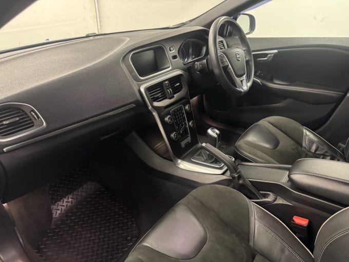 2018 Volvo V40