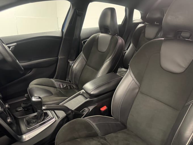 2018 Volvo V40