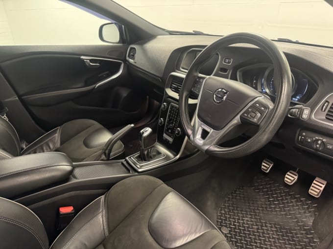 2018 Volvo V40