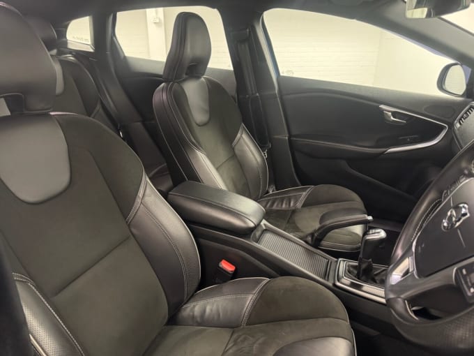 2018 Volvo V40