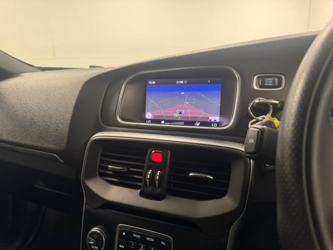 2018 Volvo V40