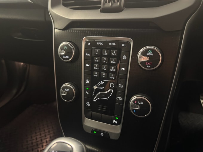 2018 Volvo V40