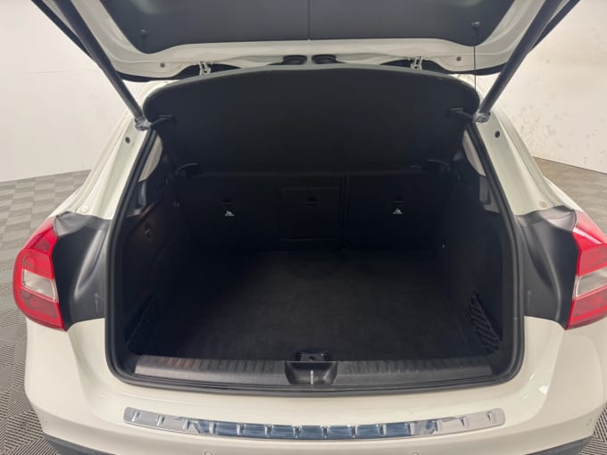 2025 Mercedes-benz 180